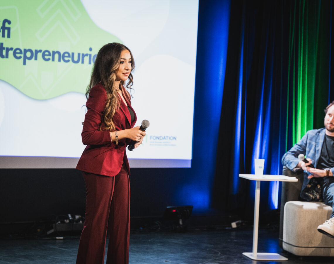Hiba Ham, étudiante en Sciences humaines — profil Gestion des organisations et responsabilités sociales, lors du Défi entrepreneurial 2025.