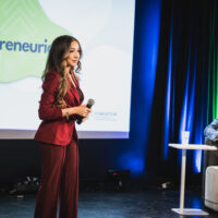 Hiba Ham, étudiante en Sciences humaines — profil Gestion des organisations et responsabilités sociales, lors du Défi entrepreneurial 2025.